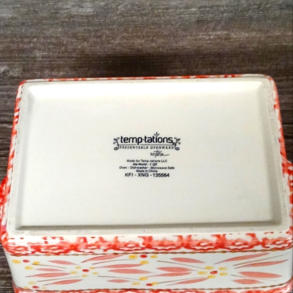 Temp-tations Ovenware Old World 1Qt with Lid Retired Temptations Bakeware Bowl - Picture 2 of 6